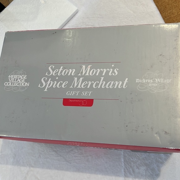 Department 56 Heritage Village Collection Seton Morris Spice Merchants Gift Set - Picture 11 of 11